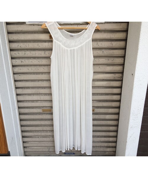 USED（ユーズド）の「White　one-piece（ワンピース・レディース・その他）」の3枚目の写真