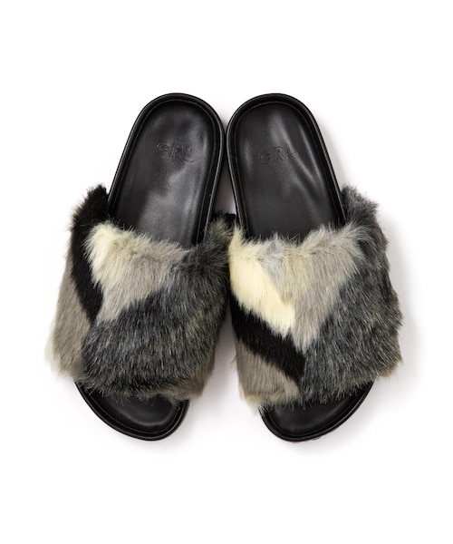 GRL（グレイル）の「ミックスファーサンダル（サンダル・レディース・C柄/D柄・24.5）」の2枚目の写真