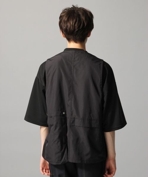 HARE（ハレ）の「ZIPベスト（トップス・ブラック/カーキ）」の8枚目の写真