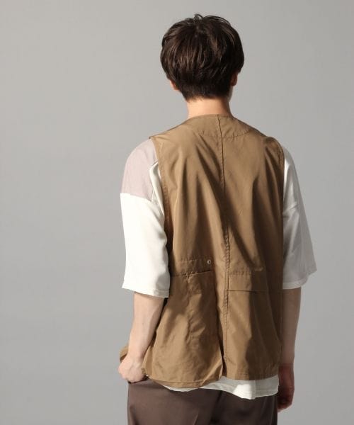 HARE（ハレ）の「ZIPベスト（トップス・ブラック/カーキ）」の4枚目の写真