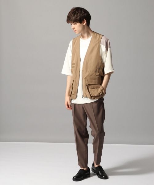 HARE（ハレ）の「ZIPベスト（トップス・ブラック/カーキ）」の3枚目の写真