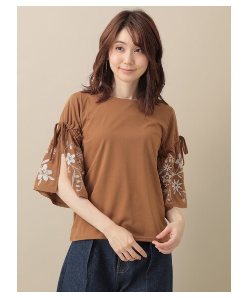 Green Parks(グリーンパークス)の「RAY CASSIN FAVORI ・RAY キャンディースリーブ刺繍7分袖プルオーバー(トップス・オフホワイト/ブラック/ボルドー/キャメル・F)」の12枚目の写真