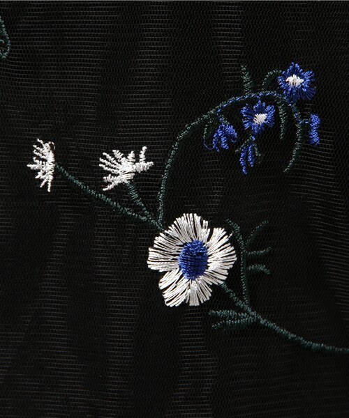 archives（アルシーヴ）の「刺繍プルオーバー+キャミセット（シャツ/ブラウス・レディース・オフホワイト/ブラック/グレー・MEDIUM）」の10枚目の写真