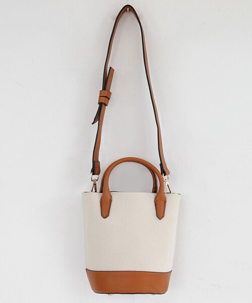 DHOLIC（ディーホリック）の「2WAYツーマテリアルバケットバッグ（トートバッグ・レディース・ONE）」の2枚目の写真