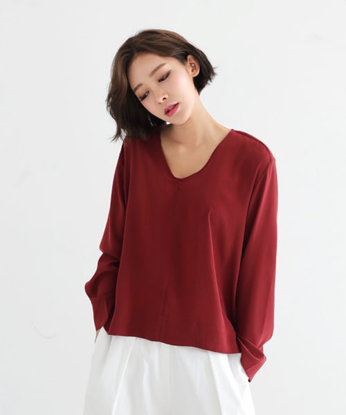 DHOLIC（ディーホリック）の「4COLORSスリットヘムVネックブラウス（シャツ/ブラウス・レディース・FREE）」の4枚目の写真