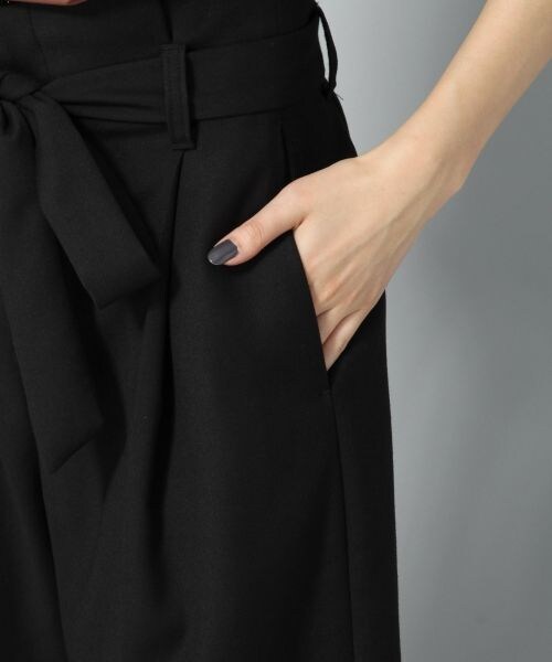 Andemiu(アンデミュウ)の「スタイルセレクトワイドパンツ(パンツ・ブラック/レッド/キャメル)」の13枚目の写真