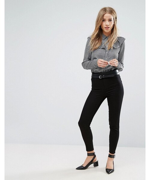 New look(ニュールック)の「New Look Super Skinny Jeans(デニムパンツ・レディース・Black・US 8/US 2/US 4/US 6/US 10)」の2枚目の写真