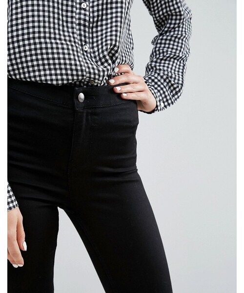 New look(ニュールック)の「New Look Super Skinny Jeans(デニムパンツ・レディース・Black・US 8/US 2/US 4/US 6/US 10)」の4枚目の写真
