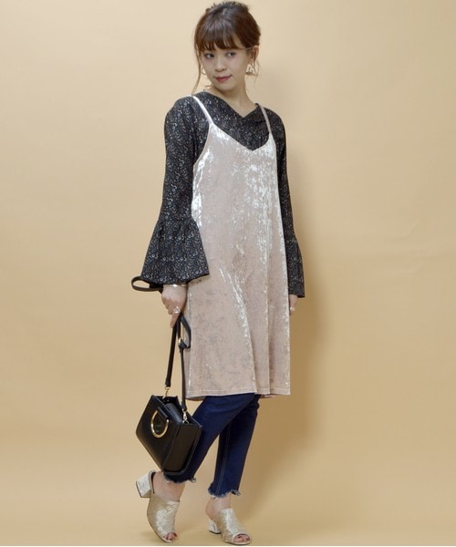 archives（アルシーヴ）の「レースアップベロアキャミワンピース（ワンピース・レディース・ブルー/ピンク/オレンジ・MEDIUM）」の2枚目の写真