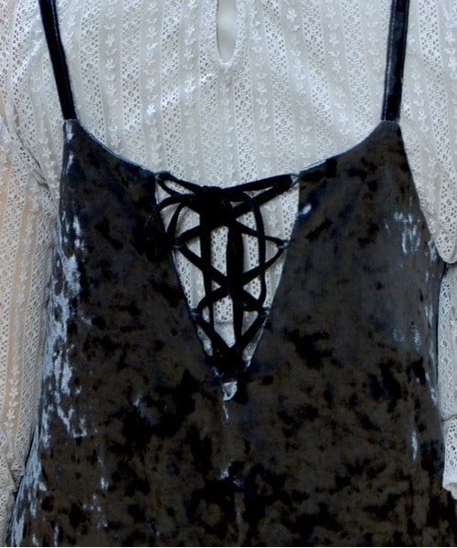 archives（アルシーヴ）の「レースアップベロアキャミワンピース（ワンピース・レディース・ブルー/ピンク/オレンジ・MEDIUM）」の7枚目の写真