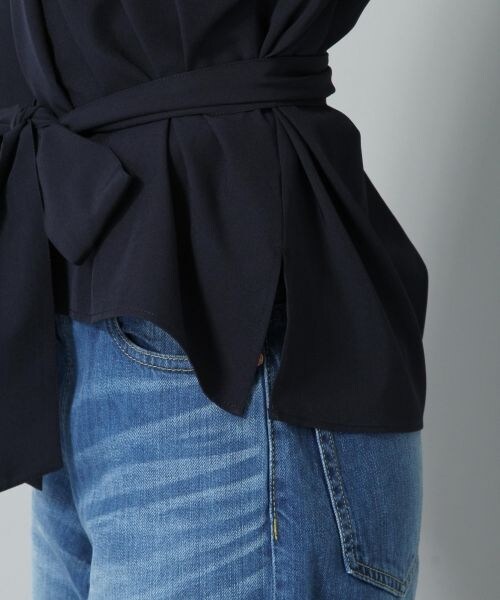 Andemiu(アンデミュウ)の「ソデタックヌケエリブラウス(トップス・チェック/ブラウン/アイボリー/ネイビー)」の15枚目の写真