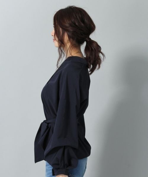 Andemiu(アンデミュウ)の「ソデタックヌケエリブラウス(トップス・チェック/ブラウン/アイボリー/ネイビー)」の10枚目の写真