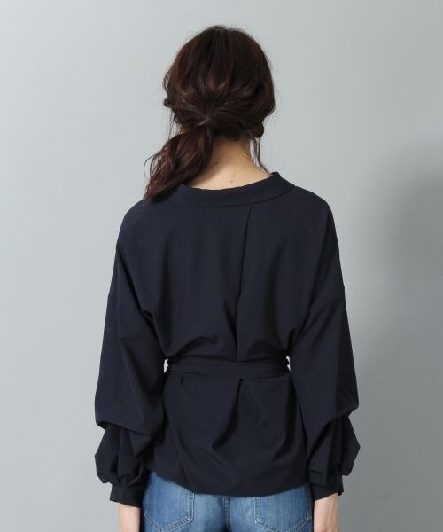 Andemiu(アンデミュウ)の「ソデタックヌケエリブラウス(トップス・チェック/ブラウン/アイボリー/ネイビー)」の11枚目の写真