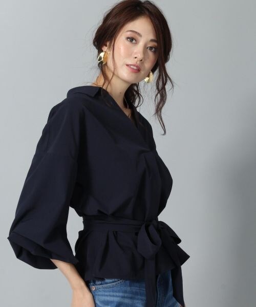 Andemiu(アンデミュウ)の「ソデタックヌケエリブラウス(トップス・チェック/ブラウン/アイボリー/ネイビー)」の7枚目の写真