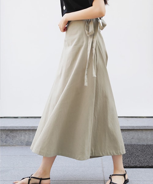 DHOLIC(ディーホリック)の「サイドストラップフレアロングスカート(スカート・レディース・FREE)」の1枚目の写真