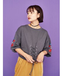 E hyphen world gallery | 袖刺繍コルセットプルオーバー(トップス)