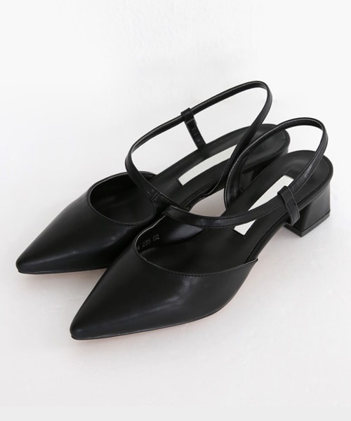 DHOLIC(ディーホリック)の「ポインテッドトゥアシンメトリーストラップシューズ(その他シューズ・レディース・225/230/235/240/245/250)」の2枚目の写真