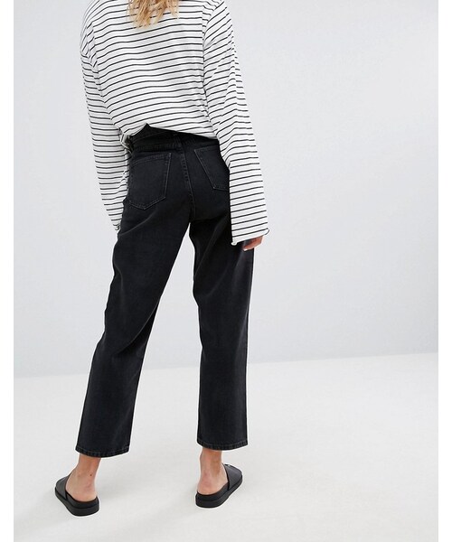 MONKI（モンキ）の「Monki Taiki High Waist Mom Jeans（デニムパンツ・レディース・Black・W24 L32/W32 L32/W26 L32/W25 L32/W34 L32/W28 L32/W27 L32/W30 L32/W29 L32/W31 L32）」の3枚目の写真
