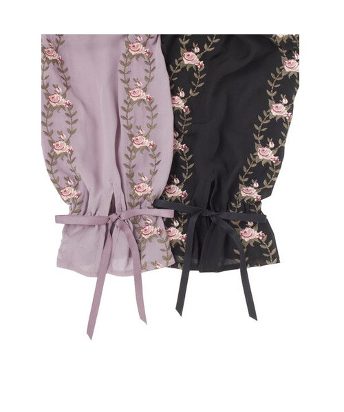 an another angelus（アンアナザーアンジェラス）の「壁紙ローズ刺繍プルオーバーブラウス/an another angelus（シャツ/ブラウス・レディース・その他）」の3枚目の写真