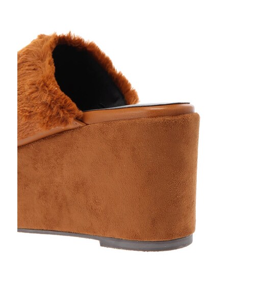 E hyphen world gallery（イーハイフンワールドギャラリー）の「ファー厚底サンダル（シューズ・ブラック/ブラウン・S/M/L）」の5枚目の写真