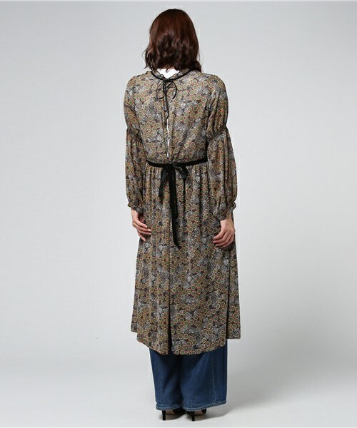 archives（アルシーヴ）の「2WAY花柄ワンピース（ワンピース・レディース・チャコールグレー/ブラウン・MEDIUM）」の5枚目の写真