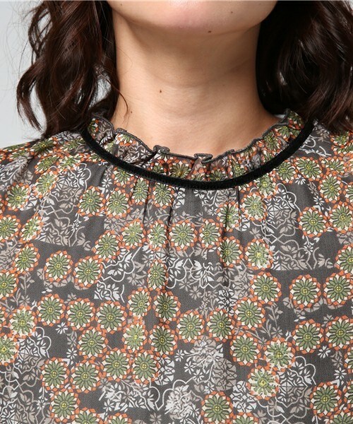 archives（アルシーヴ）の「2WAY花柄ワンピース（ワンピース・レディース・チャコールグレー/ブラウン・MEDIUM）」の6枚目の写真