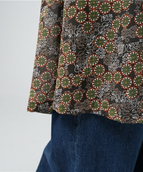 archives（アルシーヴ）の「2WAY花柄ワンピース（ワンピース・レディース・チャコールグレー/ブラウン・MEDIUM）」の8枚目の写真