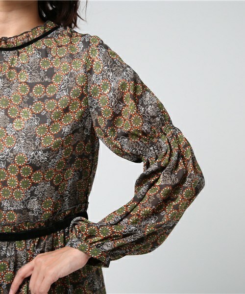 archives（アルシーヴ）の「2WAY花柄ワンピース（ワンピース・レディース・チャコールグレー/ブラウン・MEDIUM）」の7枚目の写真