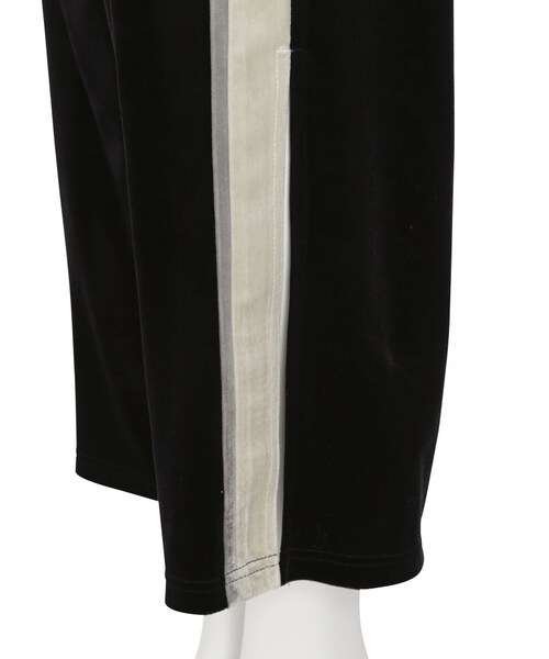 MURUA（ムルーア）の「ベロアラインパンツ（パンツ・レディース・ブラック/グリーン）」の15枚目の写真