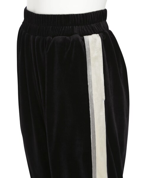 MURUA（ムルーア）の「ベロアラインパンツ（パンツ・レディース・ブラック/グリーン）」の14枚目の写真