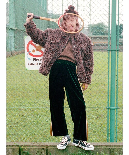 MURUA（ムルーア）の「ベロアラインパンツ（パンツ・レディース・ブラック/グリーン）」の3枚目の写真