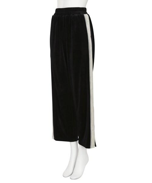 MURUA（ムルーア）の「ベロアラインパンツ（パンツ・レディース・ブラック/グリーン）」の10枚目の写真