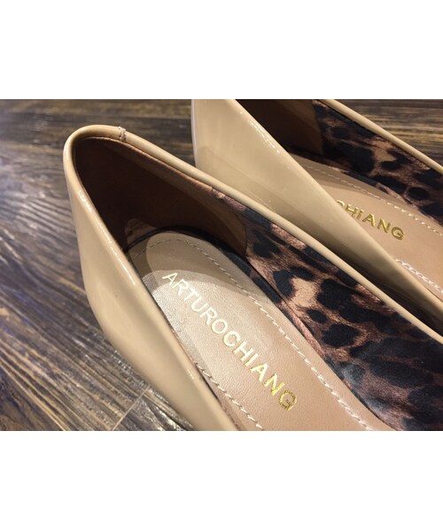 Arturo Chiang（アーツローチェーン）の「pumps　beige（パンプス・レディース・その他）」の3枚目の写真
