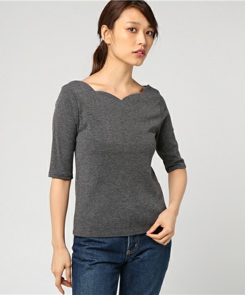 Doux archives（ドゥアルシーヴ）の「スカラッププルオーバー（Tシャツ/カットソー・レディース・オフホワイト/ブラック/チャコールグレー/ブラウン/グリーン/パープル・MEDIUM）」の3枚目の写真