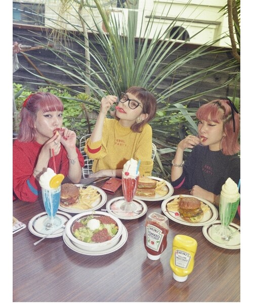 jouetie（ジュエティ）の「Aymmy×jouetieGIRL PARTYニット（トップス・レディース・ブラック/レッド/シルバー）」の4枚目の写真