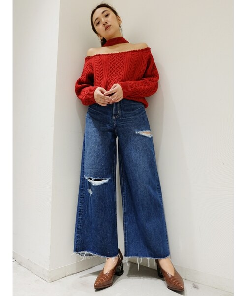 EVRIS(エヴリス)の「チョーカーネッククラッシュオフショルニットプルオーバー(トップス・レディース・アイボリー/ブラック/レッド/ブルー)」の8枚目の写真