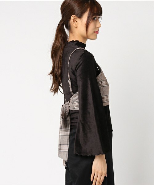 archives（アルシーヴ）の「バックリボンビスチェ×インナー（Tシャツ/カットソー・レディース・ブラック/ベージュ・MEDIUM）」の4枚目の写真