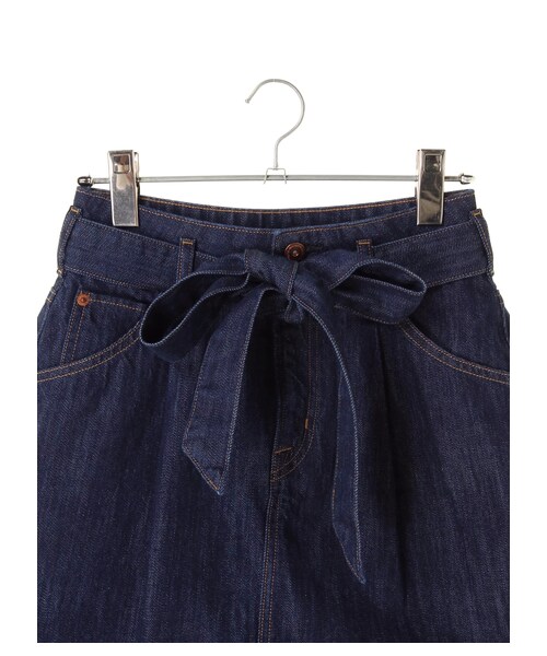 earth music&ecology（アースミュージックアンドエコロジー）の「USA COTTONデニムスカート(タックリボン)（スカート・インディゴ/ライトインディゴ・S/M）」の6枚目の写真