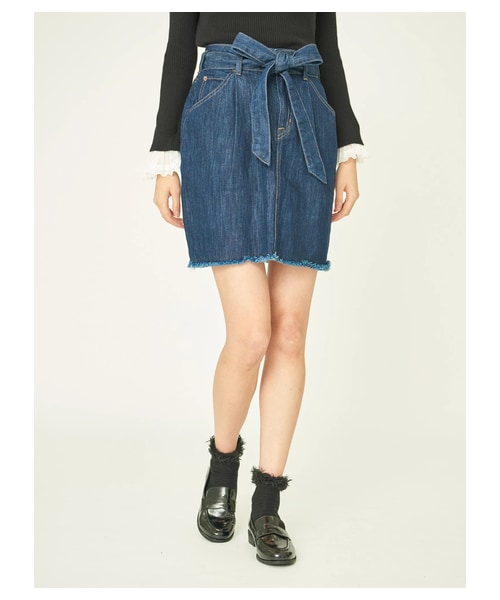 earth music&ecology（アースミュージックアンドエコロジー）の「USA COTTONデニムスカート(タックリボン)（スカート・インディゴ/ライトインディゴ・S/M）」の12枚目の写真