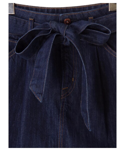 earth music&ecology（アースミュージックアンドエコロジー）の「USA COTTONデニムスカート(タックリボン)（スカート・インディゴ/ライトインディゴ・S/M）」の9枚目の写真