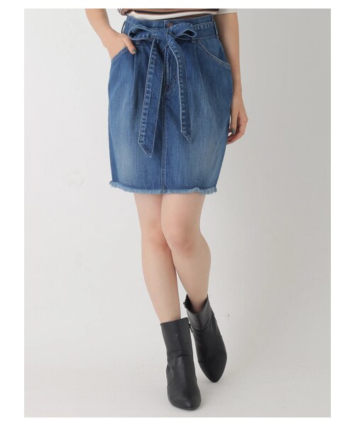 earth music&ecology（アースミュージックアンドエコロジー）の「USA COTTONデニムスカート(タックリボン)（スカート・インディゴ/ライトインディゴ・S/M）」の13枚目の写真