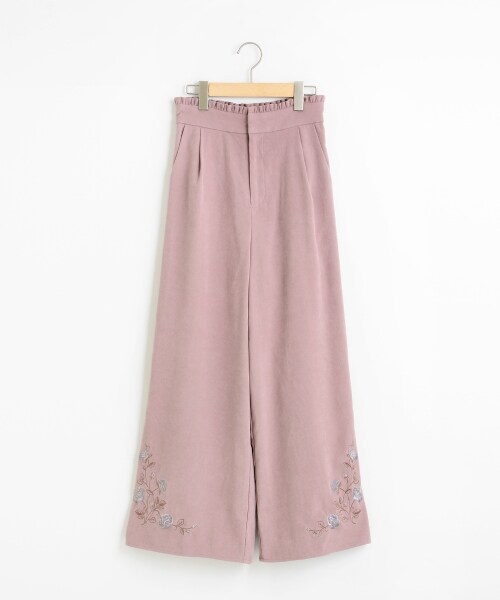 MAJESTIC LEGON(マジェスティックレゴン)の「裾刺しゅうワイドパンツ(パンツ・レディース・キャメル/ピンク/ネイビー・S/M)」の2枚目の写真