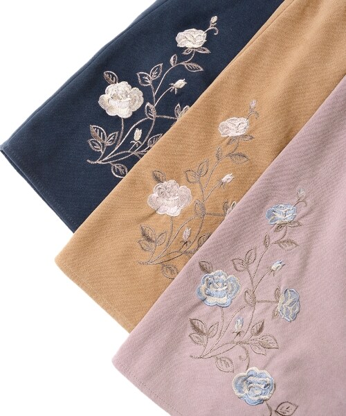 MAJESTIC LEGON(マジェスティックレゴン)の「裾刺しゅうワイドパンツ(パンツ・レディース・キャメル/ピンク/ネイビー・S/M)」の12枚目の写真