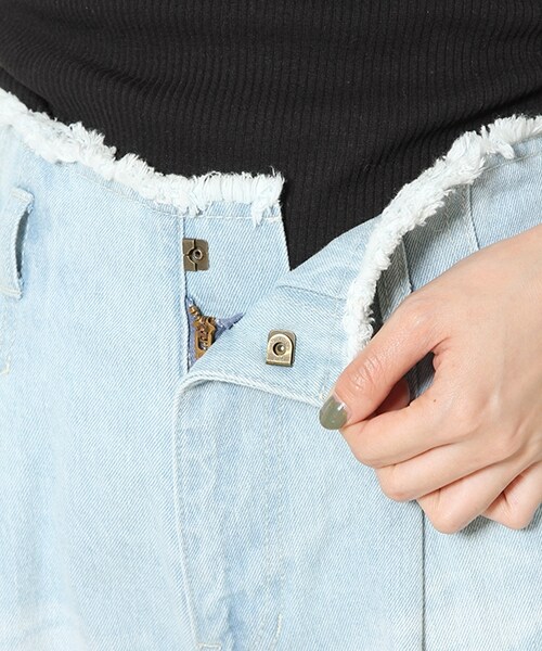 PAGEBOY（ページボーイ）の「トモリボン付きデニムワイドパンツ（パンツ・ライトブルー/ブルー/インディゴ）」の16枚目の写真