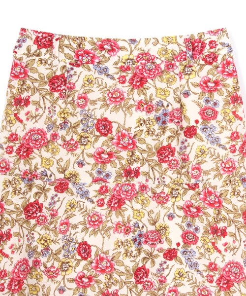 PAGEBOY（ページボーイ）の「小花柄裾切り替えフレアスカート（スカート・ホワイト系/ブラック系/ダークブルー系）」の9枚目の写真