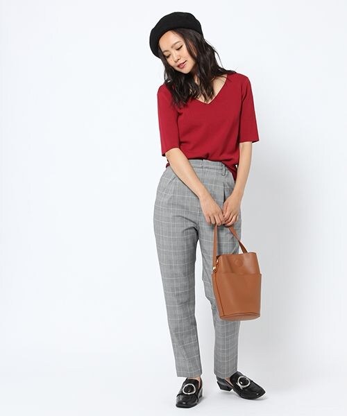 laboratory work（ラボラトリーワーク）の「２ＷＡＹコンパクトニットプルオーバー（トップス・オフホワイト×ブラック/ブラック/レッド/グリーン/ネイビー×ベージュ）」の7枚目の写真