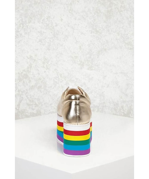 FOREVER 21（フォーエバー トゥエンティーワン）の「FOREVER 21 Platform Metallic Sneakers（その他シューズ・レディース・Gold・6/7/8/9/10）」の2枚目の写真