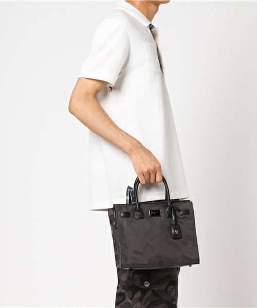 MARK & LONA（マークアンドロナ）の「Signature Camo Jane Bag