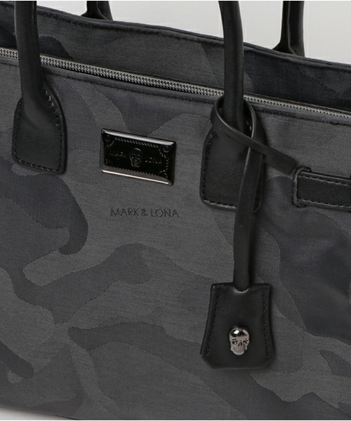 MARK & LONA（マークアンドロナ）の「Signature Camo Jane Bag