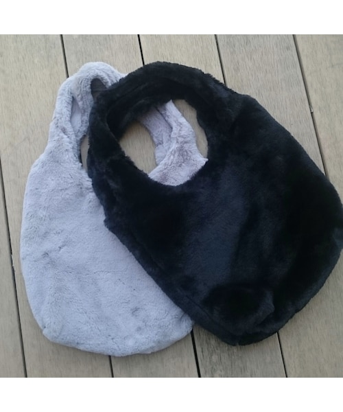 copine(コピン)の「フェイクファーショッパーバッグ(2color)【クリックポスト対象商品】(ハンドバッグ・レディース・その他)」の1枚目の写真